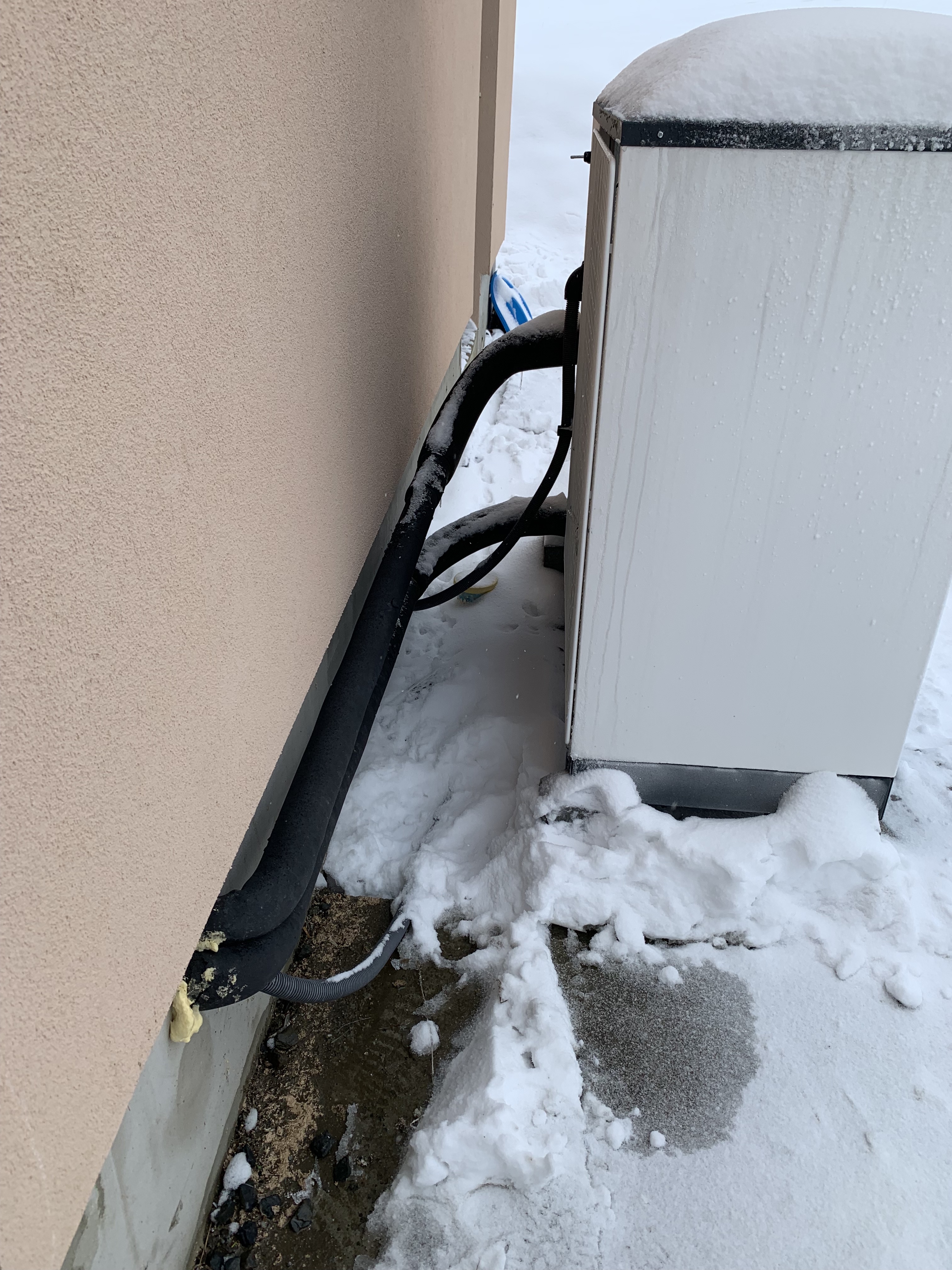 Venkovní jednotka – boční pohled